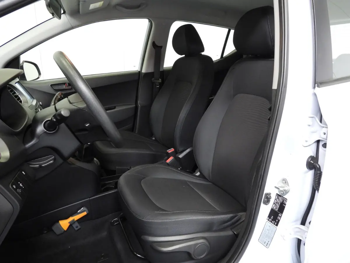1.0i Comfort Smart Pack NAVI/AIRCO/CRUISE/PDC!