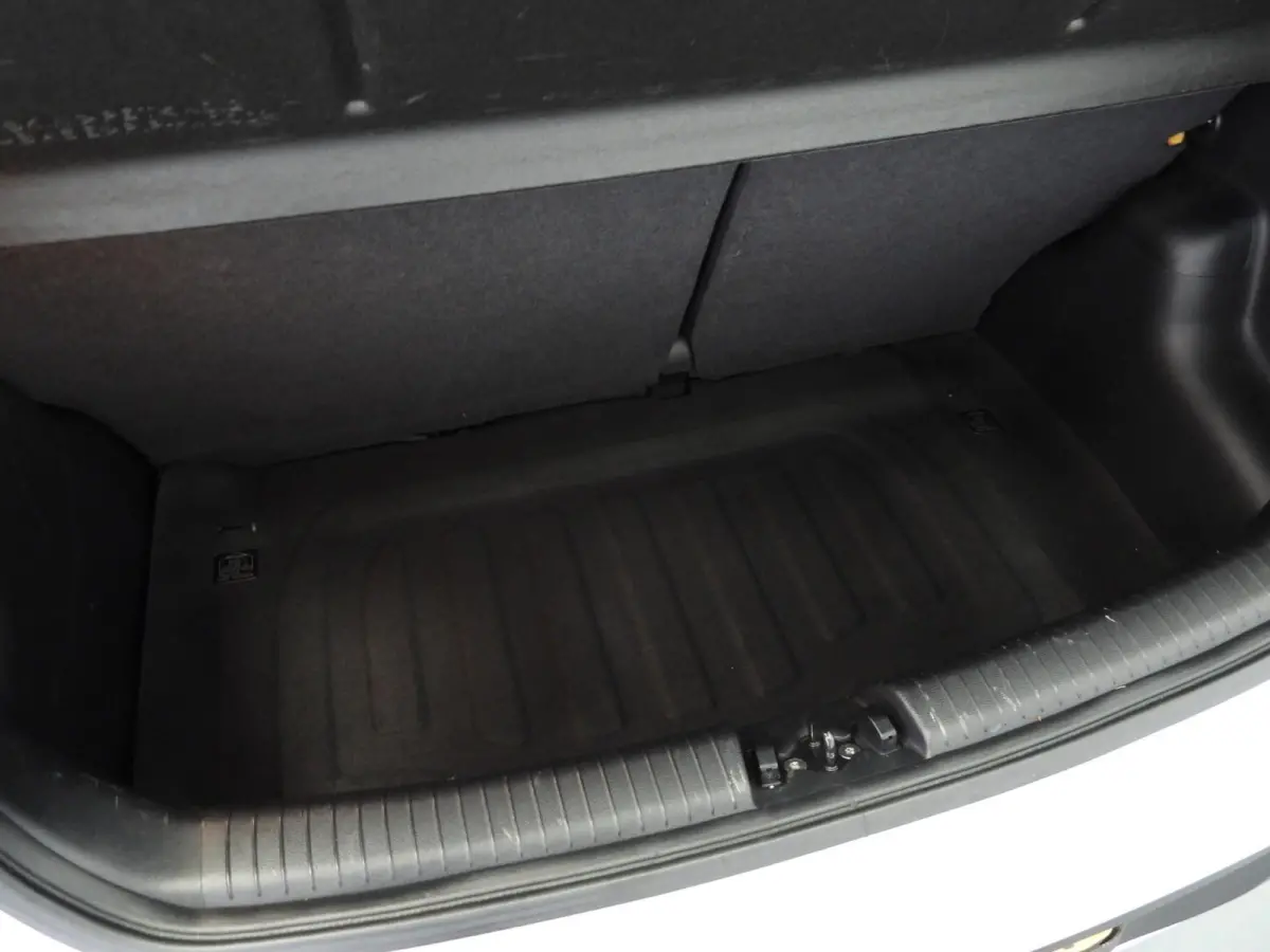 1.0i Comfort Smart Pack NAVI/AIRCO/CRUISE/PDC!