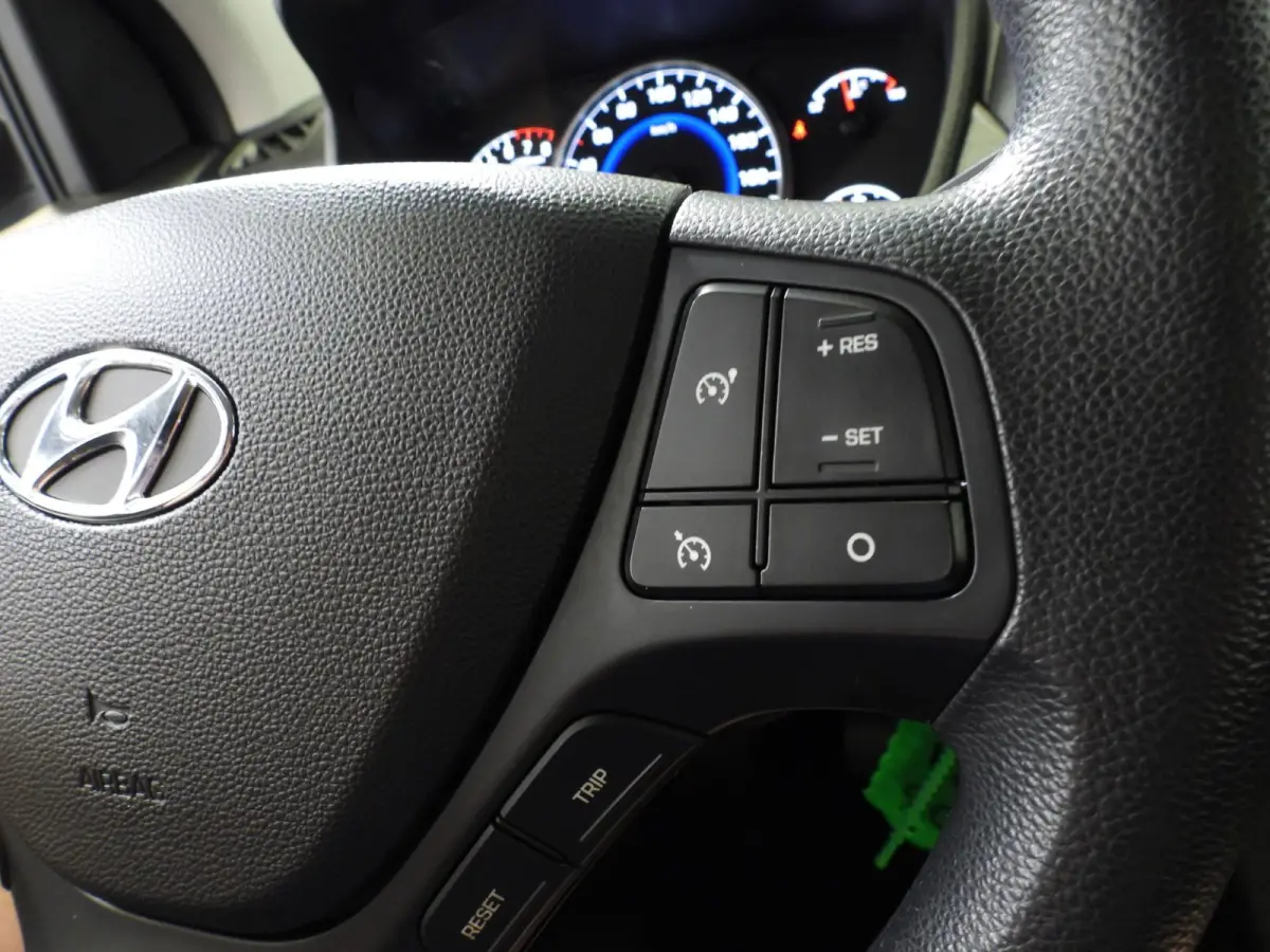 1.0i Comfort Smart Pack NAVI/AIRCO/CRUISE/PDC!