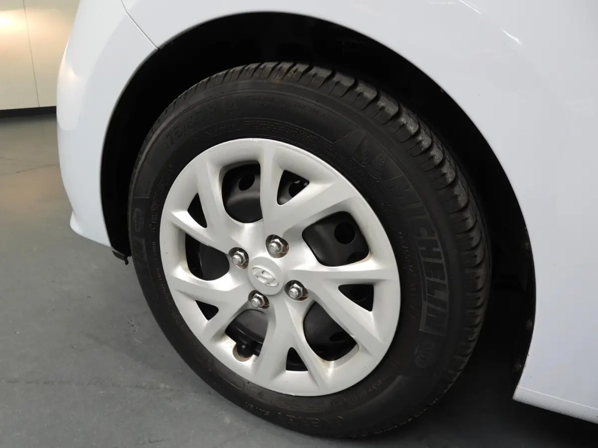 1.0i Comfort Smart Pack NAVI/AIRCO/CRUISE/PDC!