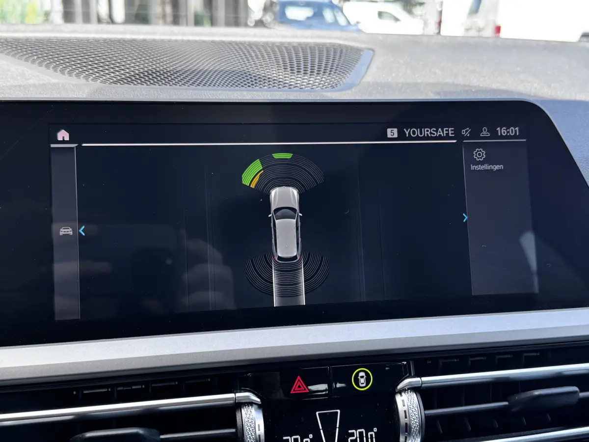 330e Business Edition Plus Dealer OH | Leder | Memory | Carplay | €22.900,- incl. BTW