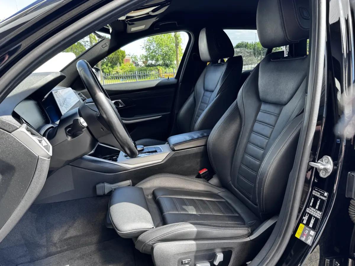 330e Business Edition Plus Dealer OH | Leder | Memory | Carplay | €22.900,- incl. BTW