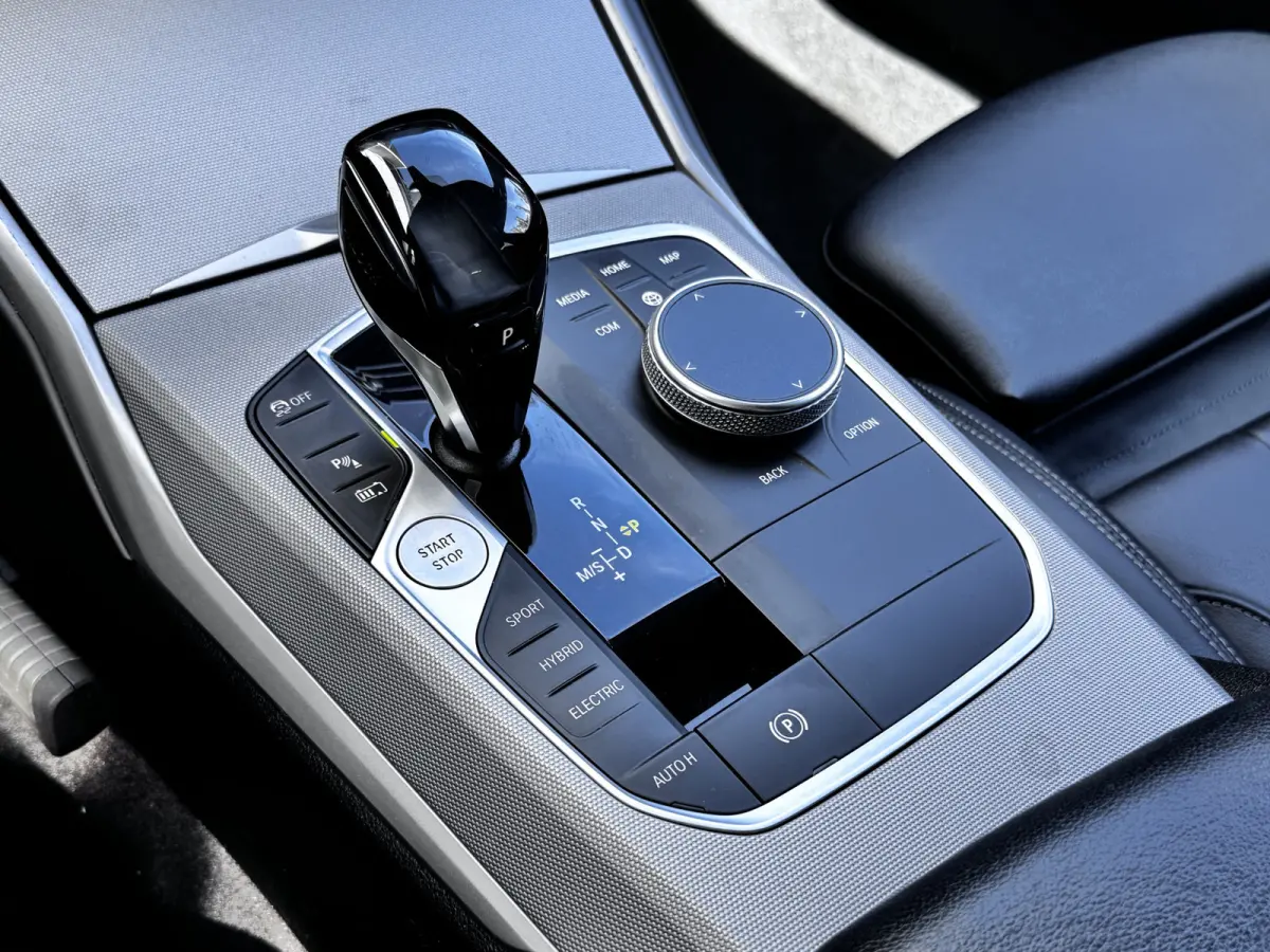 330e Business Edition Plus Dealer OH | Leder | Memory | Carplay | €22.900,- incl. BTW