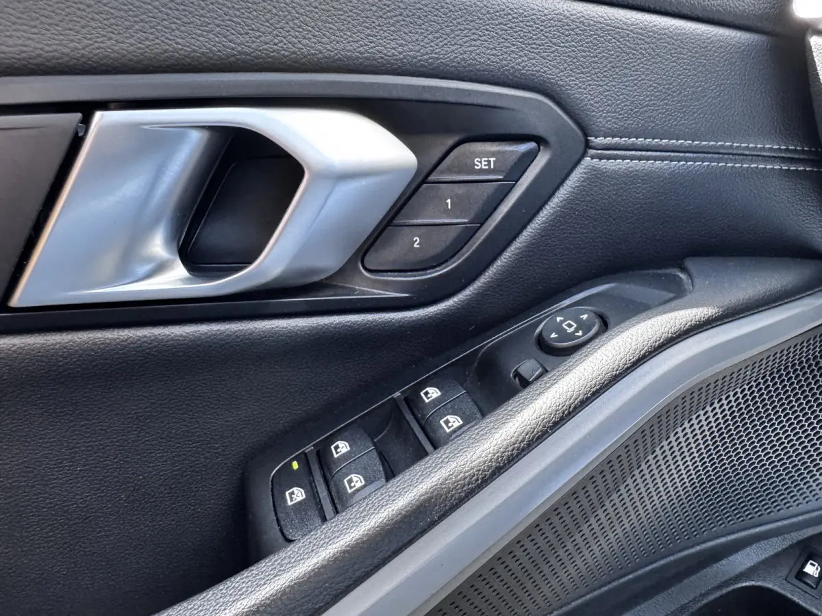 330e Business Edition Plus Dealer OH | Leder | Memory | Carplay | €22.900,- incl. BTW