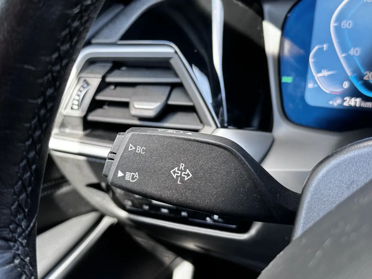 330e Business Edition Plus Dealer OH | Leder | Memory | Carplay | €22.900,- incl. BTW