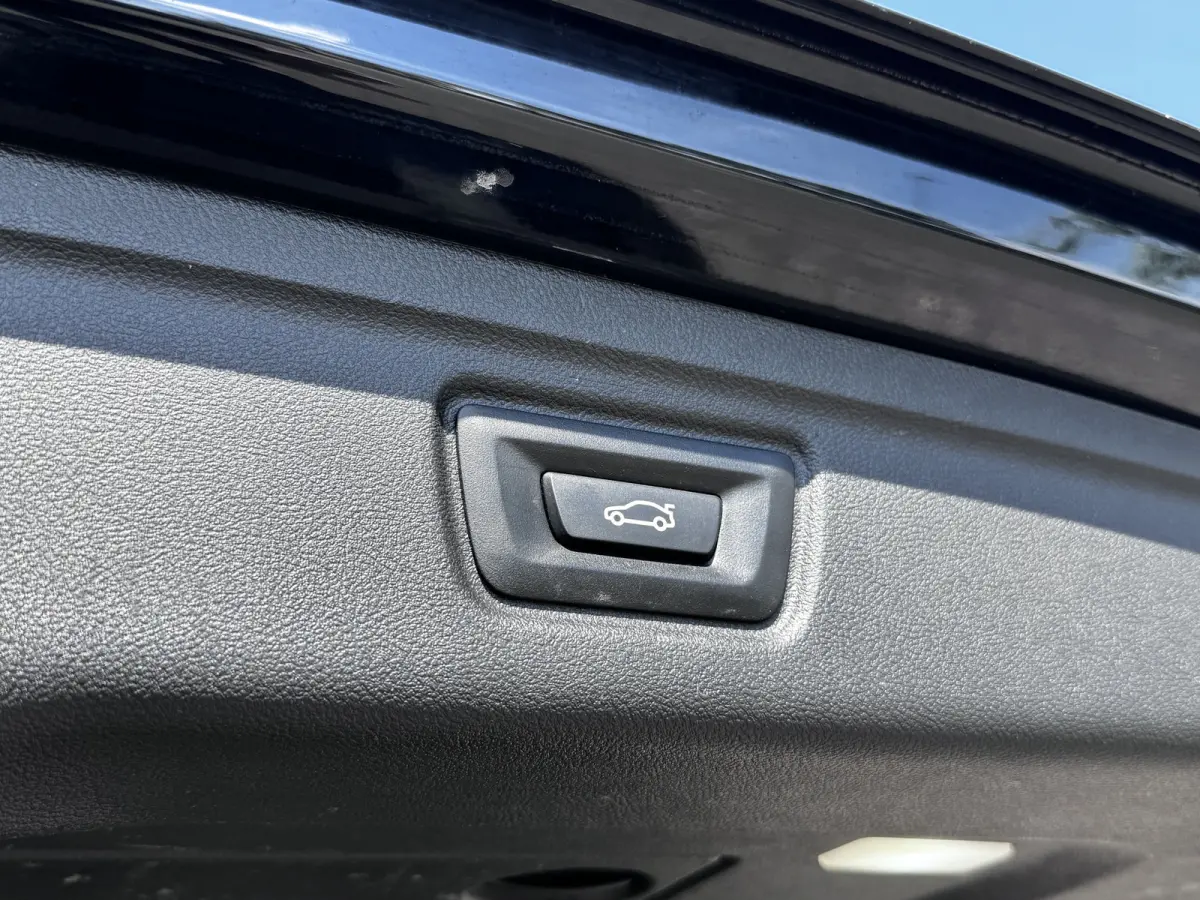 330e Business Edition Plus Dealer OH | Leder | Memory | Carplay | €22.900,- incl. BTW