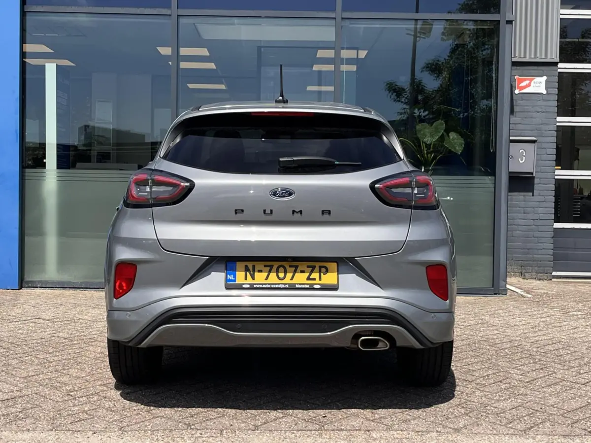 1.0 EcoBoost ST-Line 125PK Automaat Winterpack Adaptieve Cruise Camera Blind-Spot Parkeersensoren Climate Privacy Glass Full-LED *Sportief*