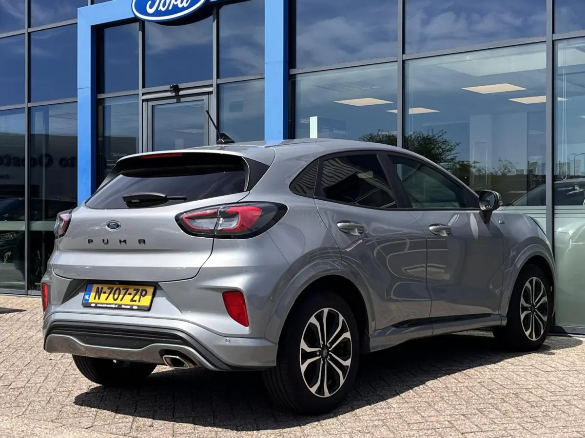 1.0 EcoBoost ST-Line 125PK Automaat Winterpack Adaptieve Cruise Camera Blind-Spot Parkeersensoren Climate Privacy Glass Full-LED *Sportief*
