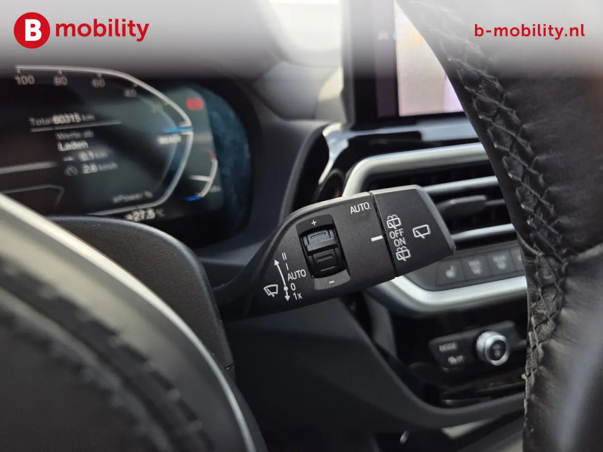 High Executive M-Sport 80 kWh SOH 98% 'Mineral-Weiss' Trekhaak Panoramdak Harman/Kardon | Adaptive Cruise Control | Elek. Stoelen | Head-Up | DAB