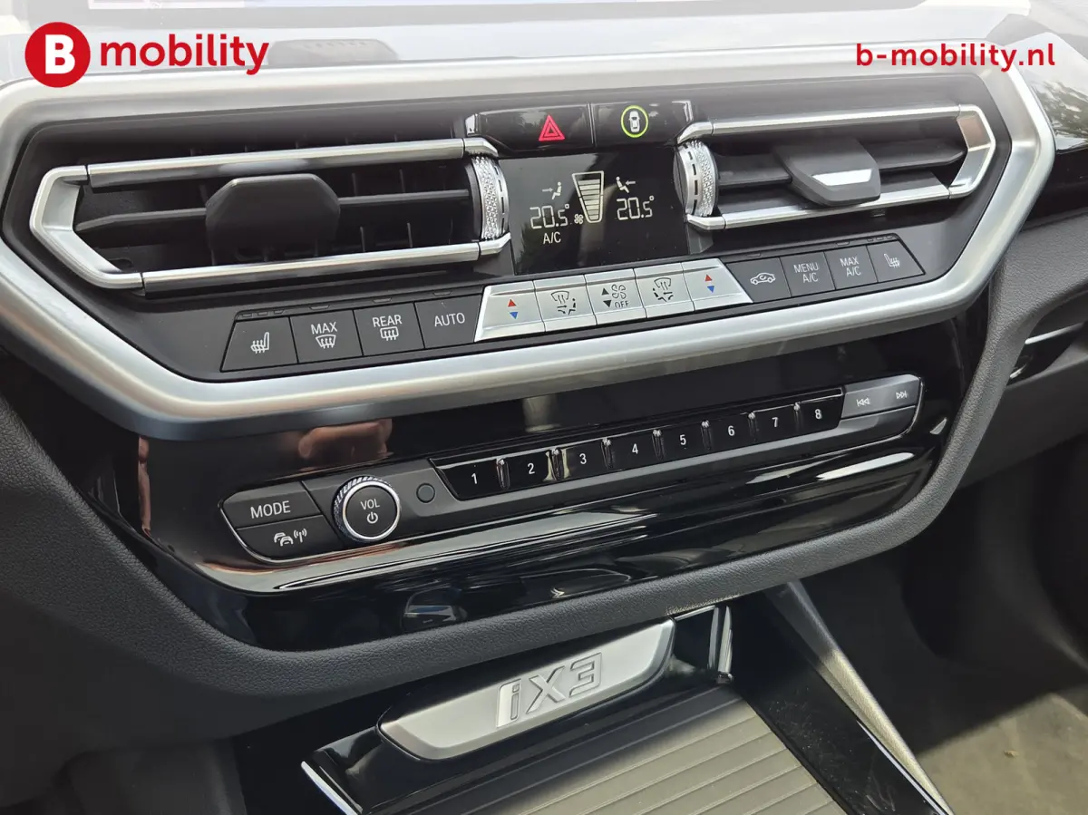 High Executive M-Sport 80 kWh SOH 98% 'Mineral-Weiss' Trekhaak Panoramdak Harman/Kardon | Adaptive Cruise Control | Elek. Stoelen | Head-Up | DAB