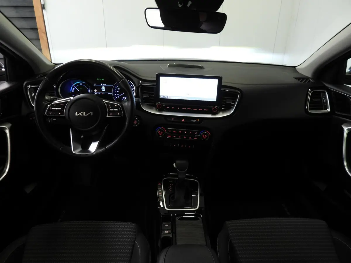 1.6 GDi PHEV Plug-In DynamicLine NAVI/CAMERA/LED/16"LMV!