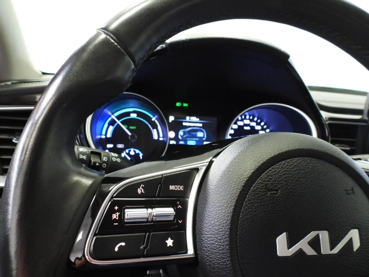 1.6 GDi PHEV Plug-In DynamicLine NAVI/CAMERA/LED/16"LMV!