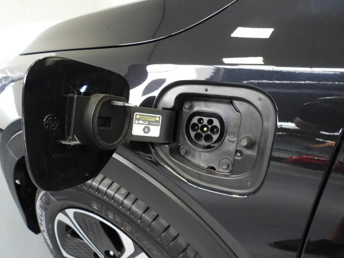 1.6 GDi PHEV Plug-In DynamicLine NAVI/CAMERA/LED/16"LMV!