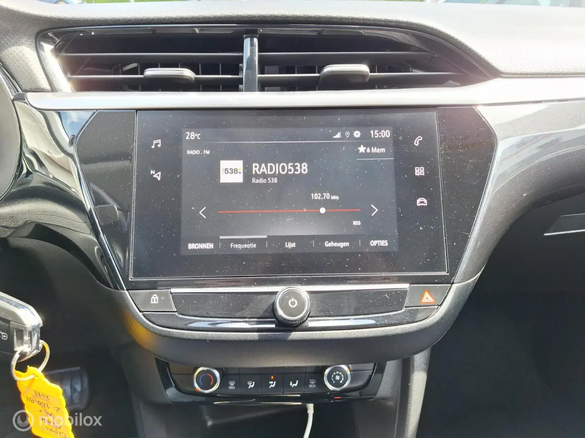 1.2 ELEGANCE AUTOMAAT • Carplay •