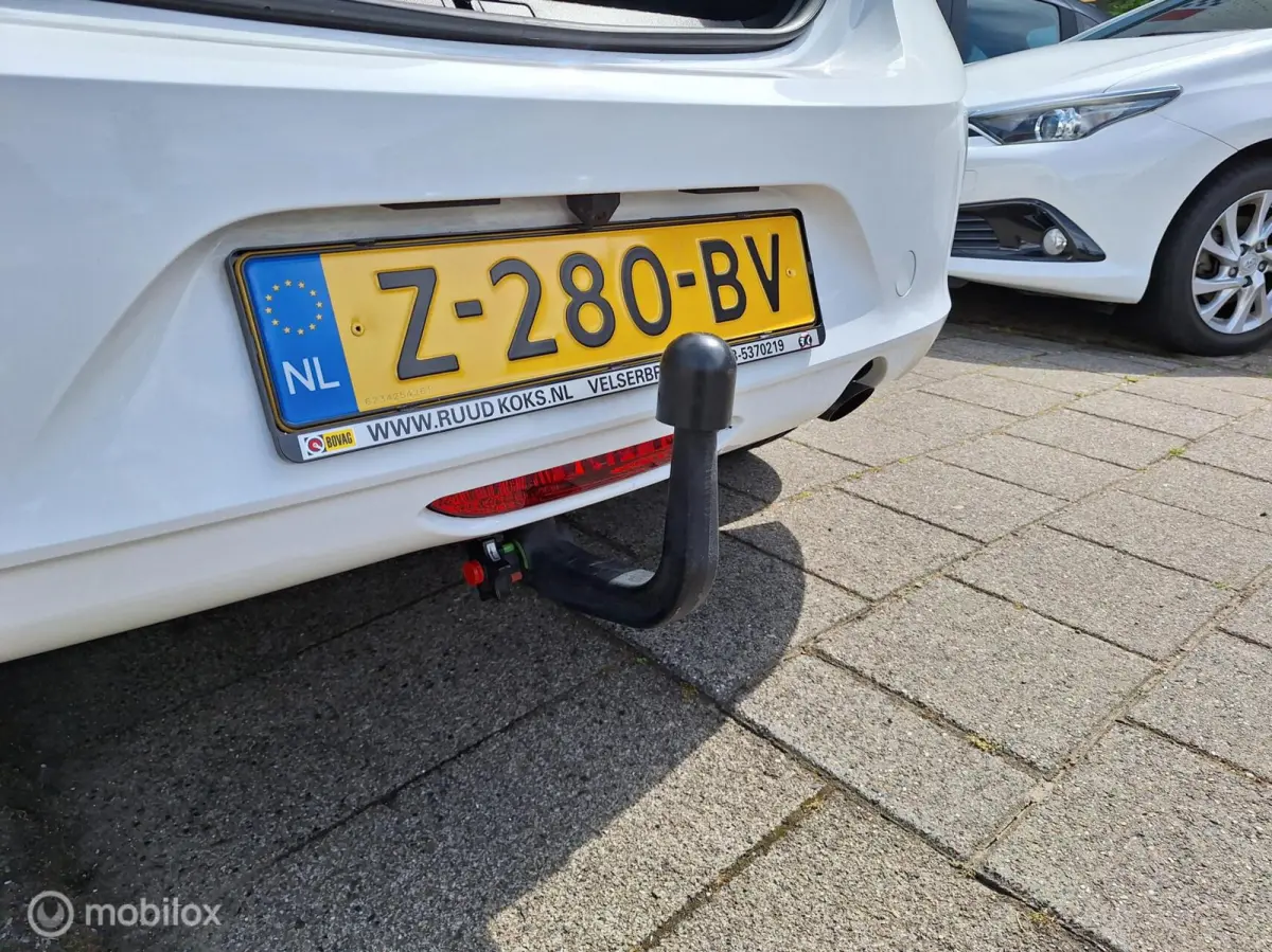 1.2 ELEGANCE AUTOMAAT • Carplay •