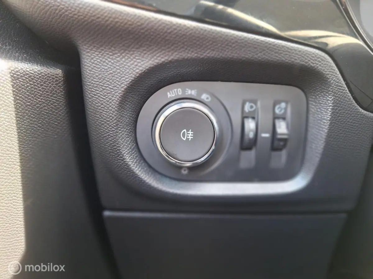 1.2 ELEGANCE AUTOMAAT • Carplay •