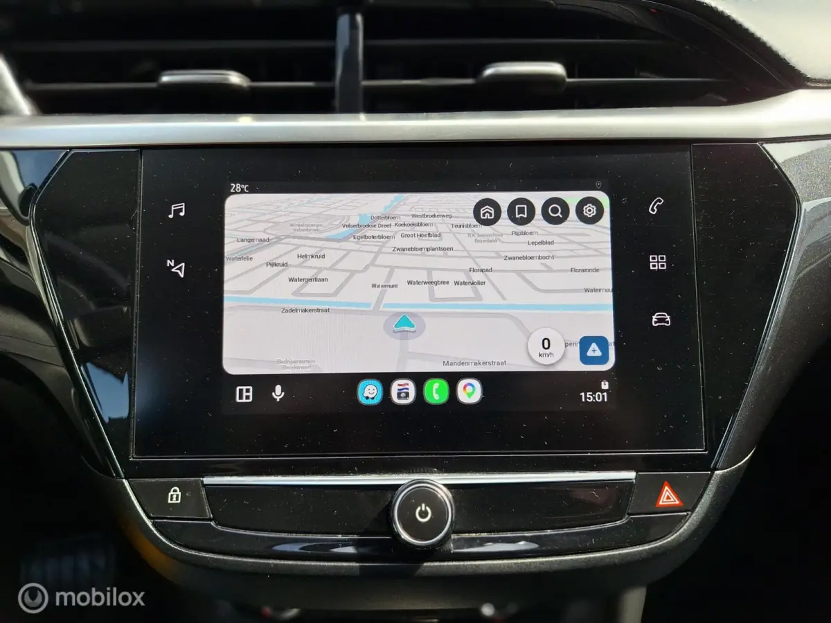 1.2 ELEGANCE AUTOMAAT • Carplay •