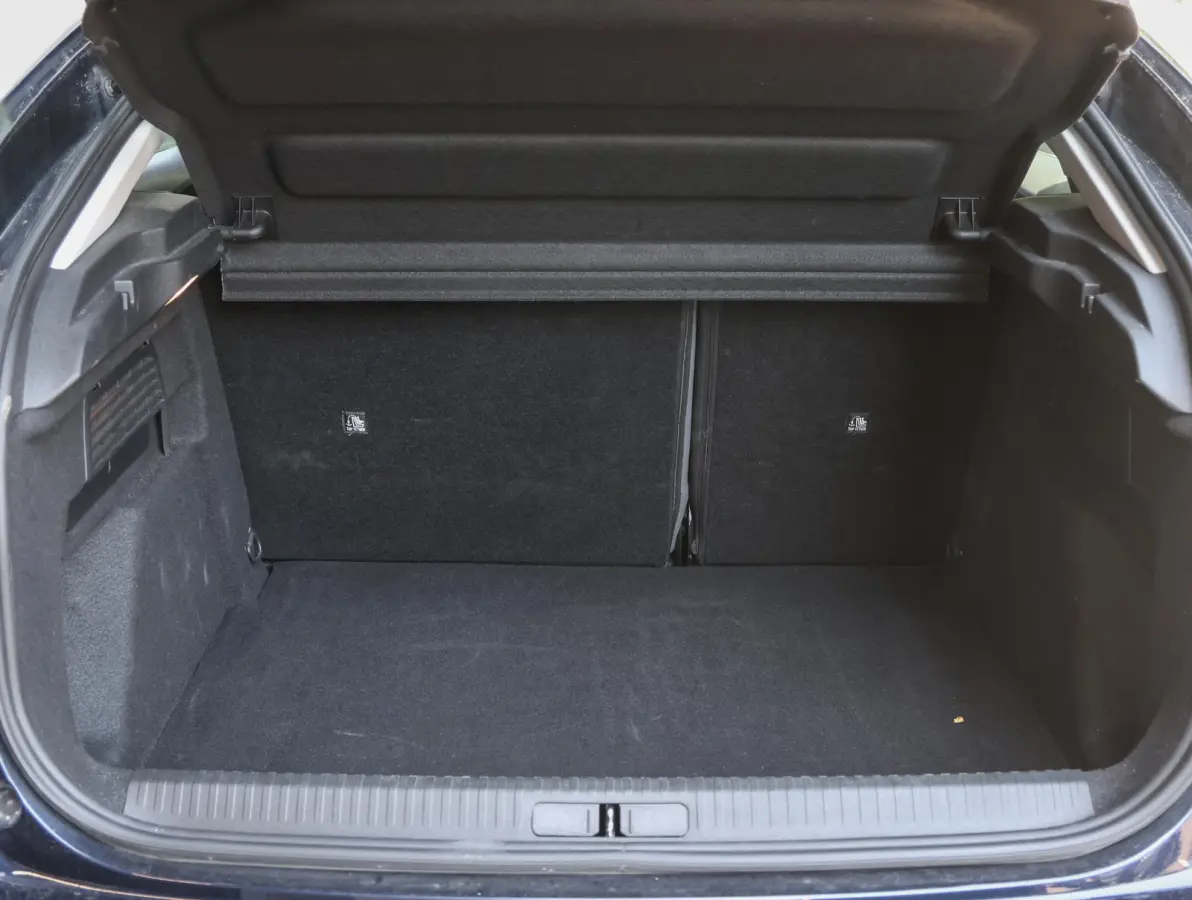 1.2 Hybrid 136 Plus | Camera achterzijde | Climate control | Navigatie | Apple en Android auto