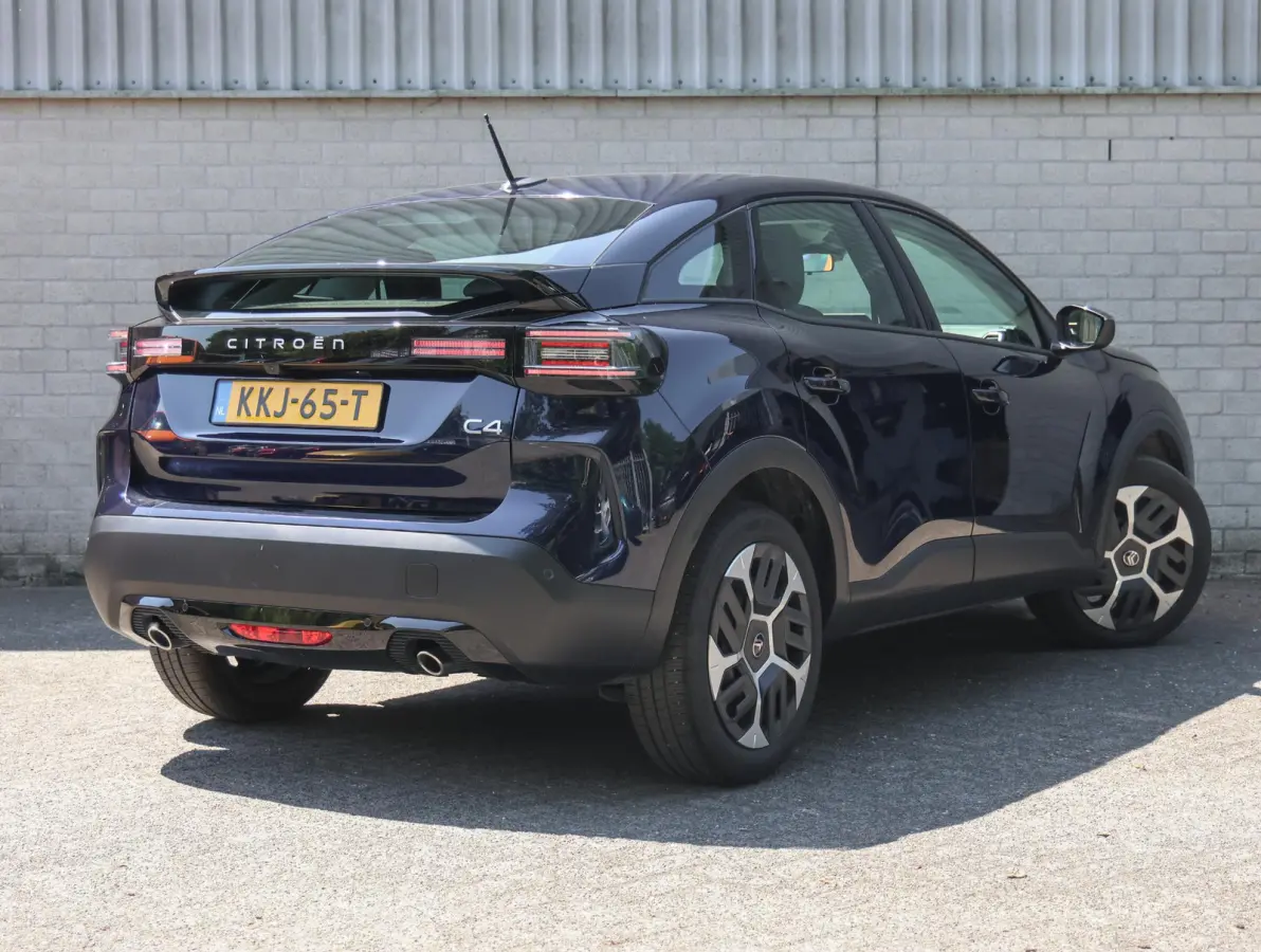 1.2 Hybrid 136 Plus | Camera achterzijde | Climate control | Navigatie | Apple en Android auto