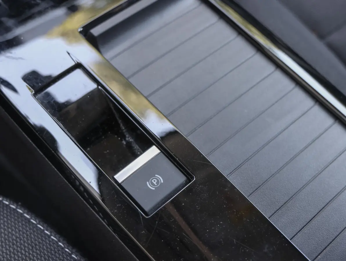1.2 Hybrid 136 Plus | Camera achterzijde | Climate control | Navigatie | Apple en Android auto