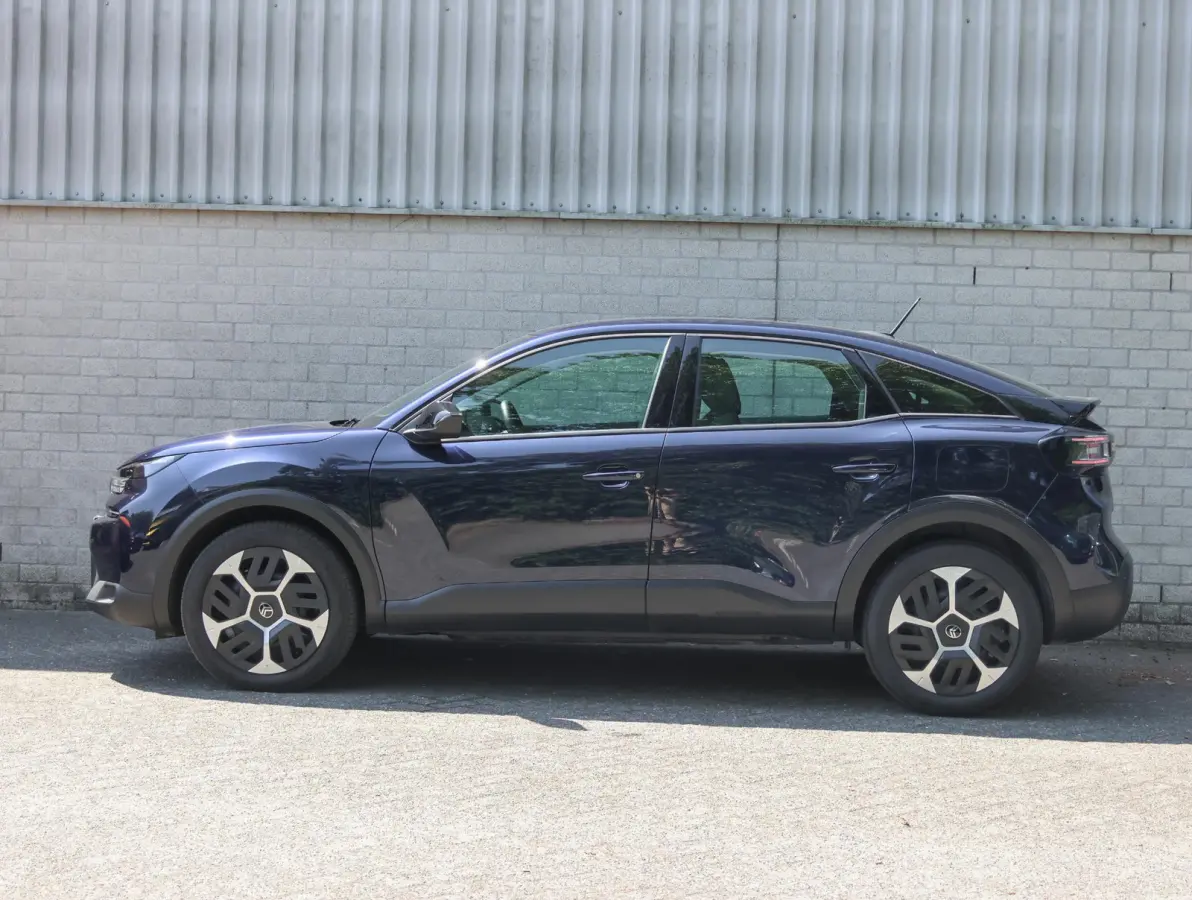 1.2 Hybrid 136 Plus | Camera achterzijde | Climate control | Navigatie | Apple en Android auto