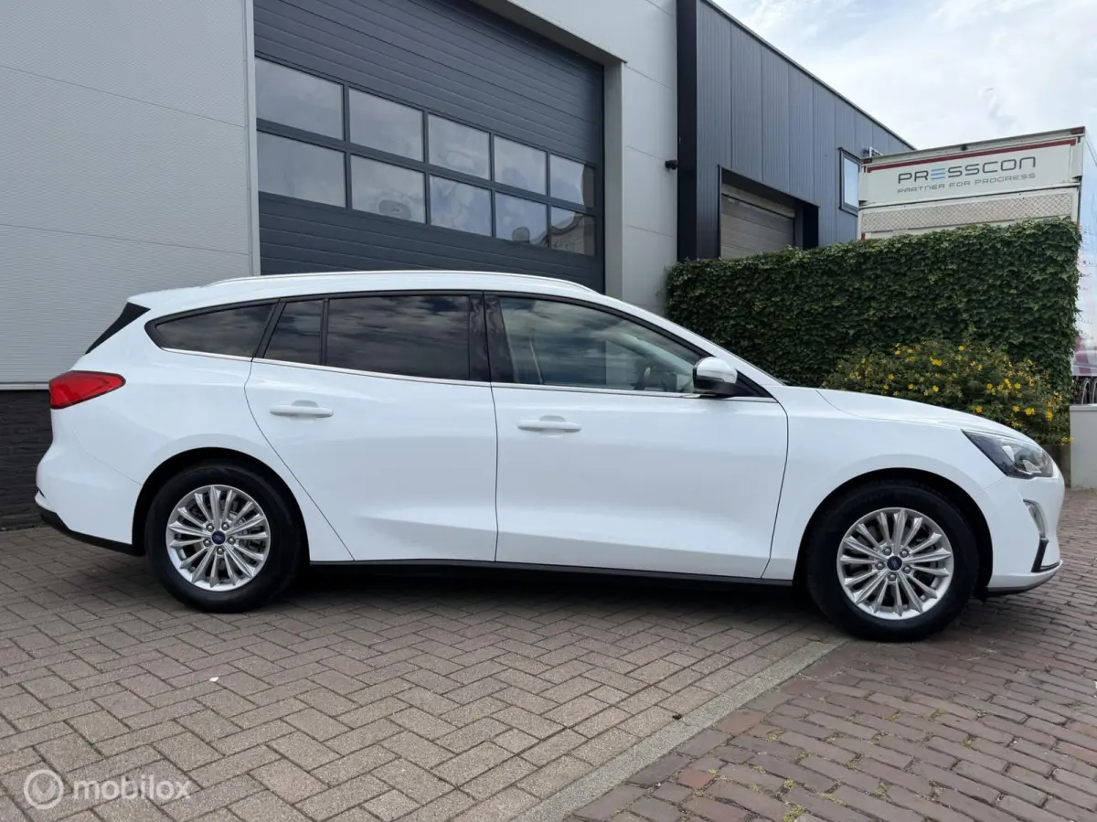 1.0 EcoBoost Titanium X Business