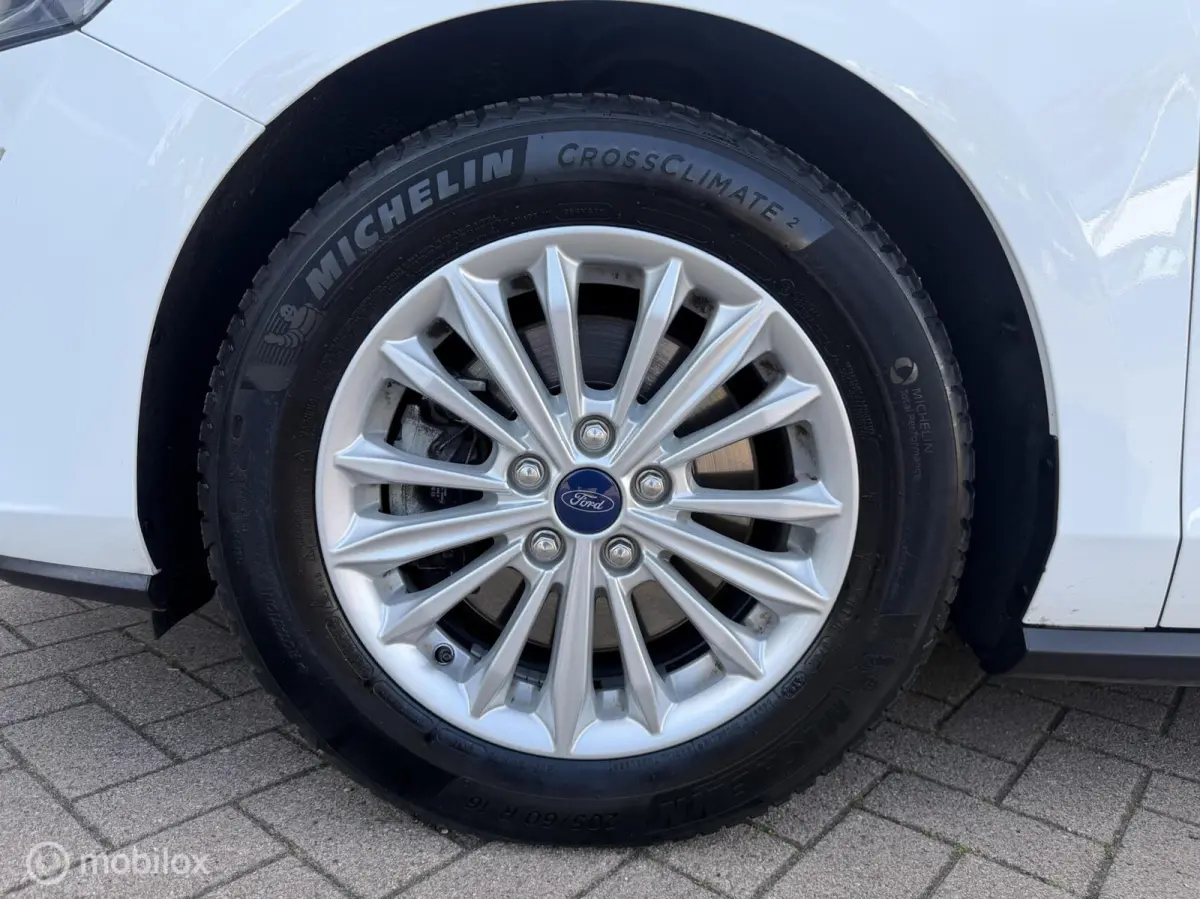 1.0 EcoBoost Titanium X Business
