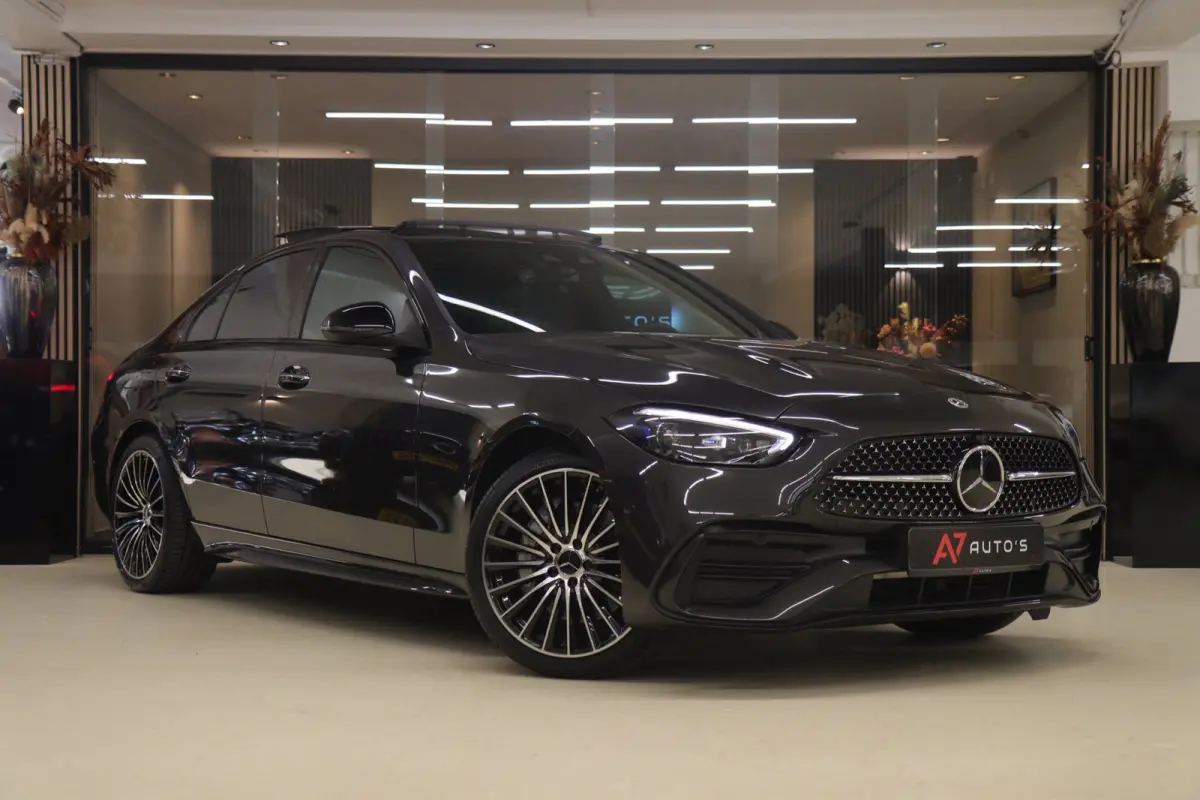 300 E AMG Line / PANO/HUD/CARPLAY/SFEERVERLICHTING/BOMVOL