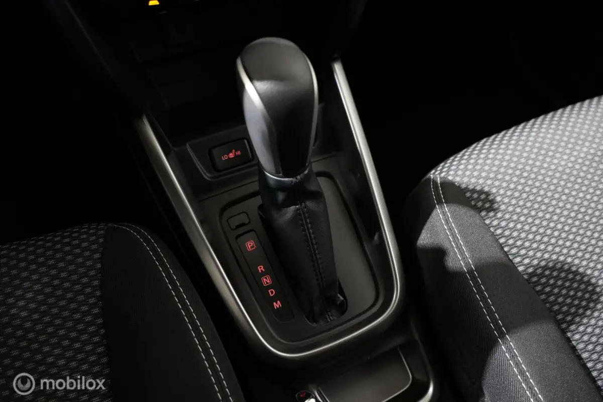 1.0 Boosterjet Stijl - Stoelverwarming - Camera - Bluetooth