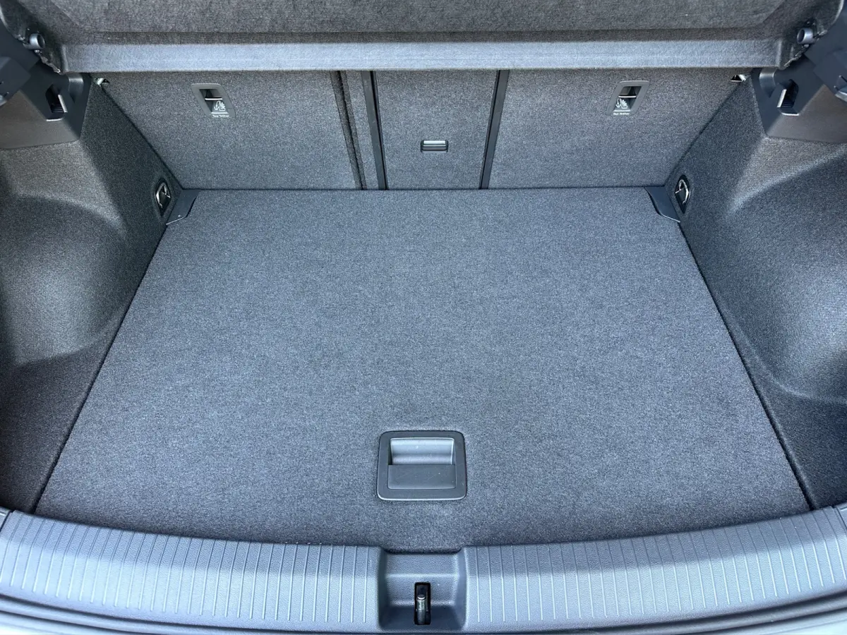 1.5 TSI 150pk DSG R-Line | Black Style | Camera | Keyless | Elek. Achterklep | Dode hoek | Rijklaar incl. 1 jaar Bovag garantie