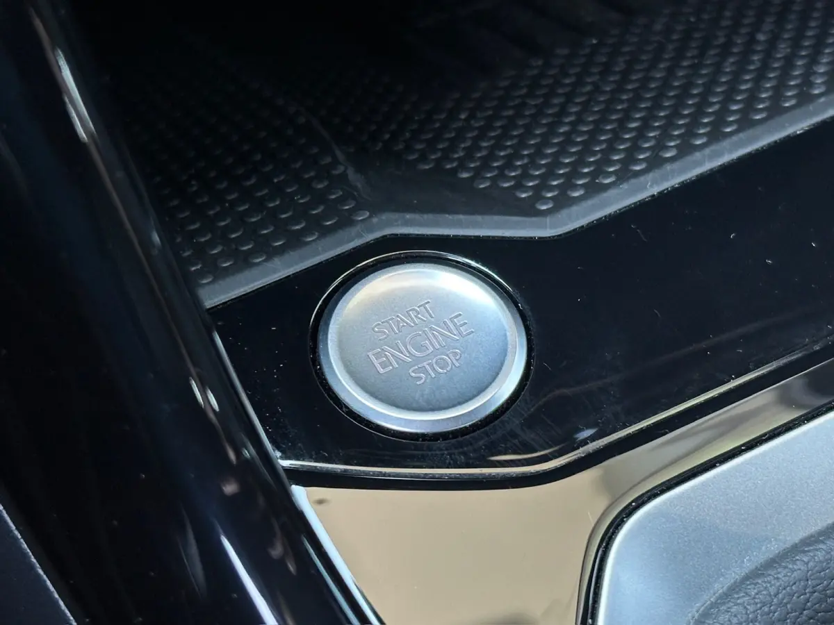 1.5 TSI 150pk DSG R-Line | Black Style | Camera | Keyless | Elek. Achterklep | Dode hoek | Rijklaar incl. 1 jaar Bovag garantie