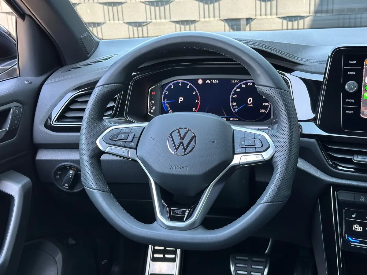 1.5 TSI 150pk DSG R-Line | Black Style | Camera | Keyless | Elek. Achterklep | Dode hoek | Rijklaar incl. 1 jaar Bovag garantie