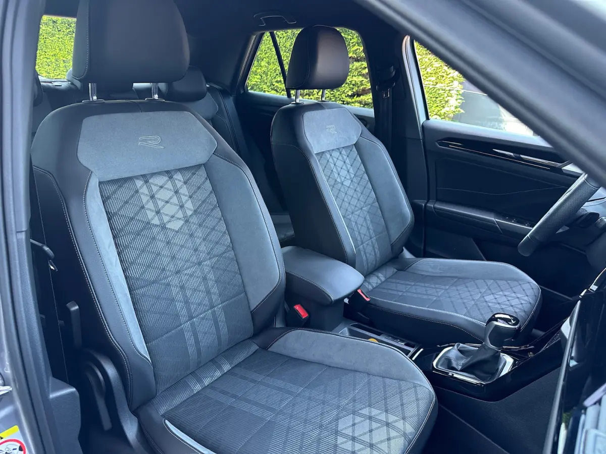 1.5 TSI 150pk DSG R-Line | Black Style | Camera | Keyless | Elek. Achterklep | Dode hoek | Rijklaar incl. 1 jaar Bovag garantie