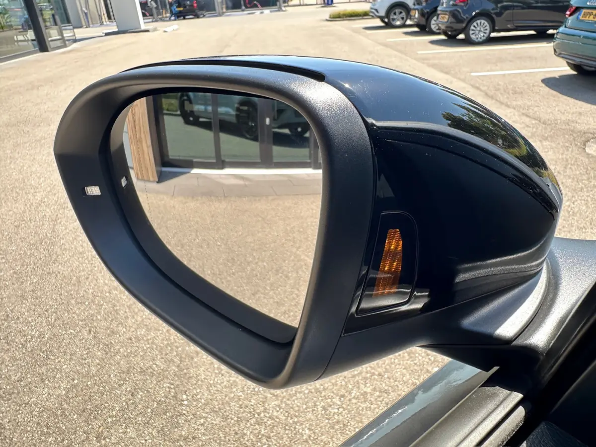 1.5 TSI 150pk DSG R-Line | Black Style | Camera | Keyless | Elek. Achterklep | Dode hoek | Rijklaar incl. 1 jaar Bovag garantie