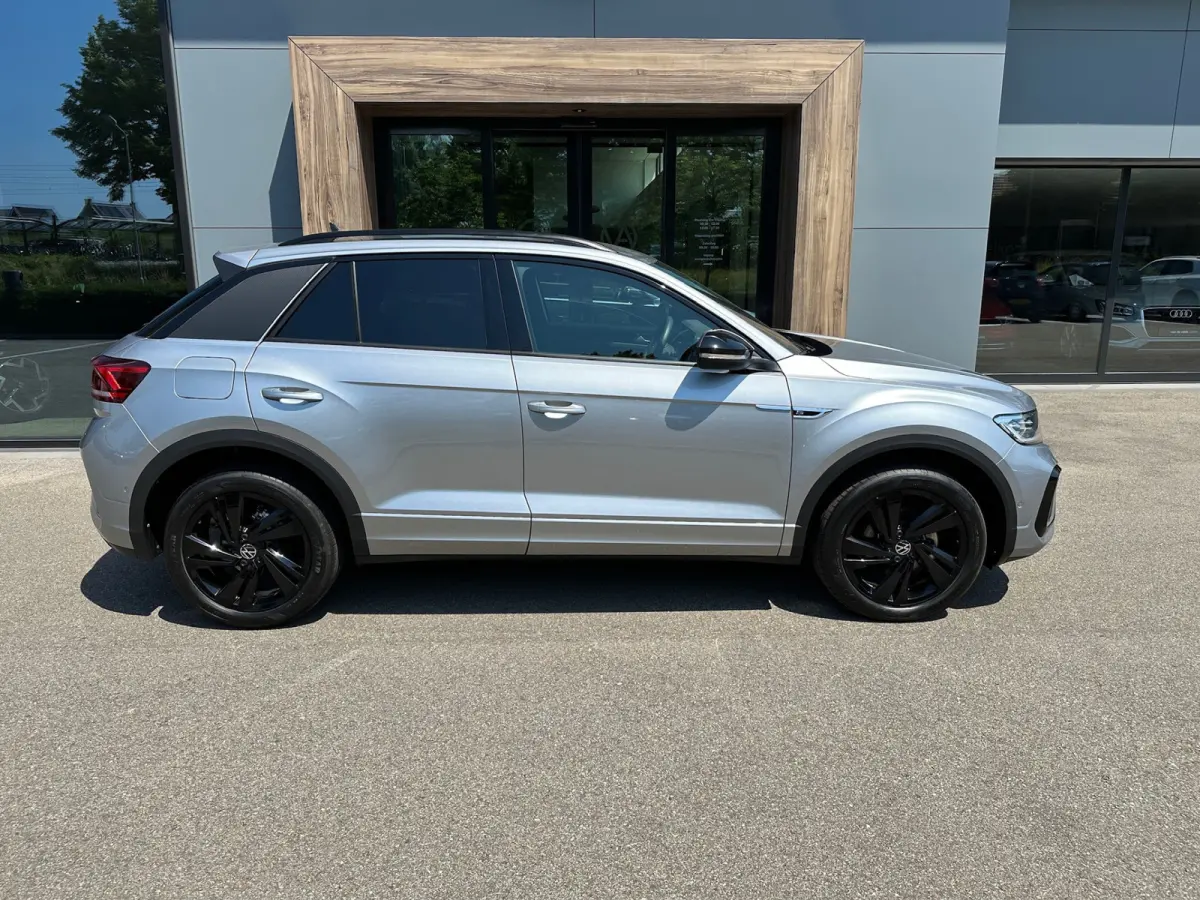 1.5 TSI 150pk DSG R-Line | Black Style | Camera | Keyless | Elek. Achterklep | Dode hoek | Rijklaar incl. 1 jaar Bovag garantie