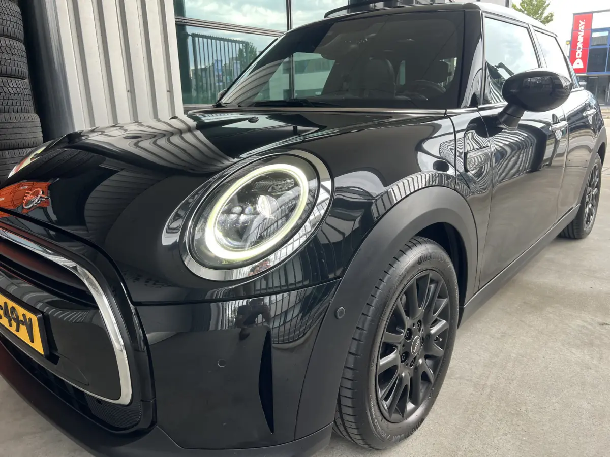1.5 Cooper Classic | SCHUIF/KANTELDAK | HEAD-UP DISPLAY | HARMAN/KARDON | CAMERA | CARPLAY/ANDROID | NAVI | STOELVERWARMING | PDC V+A | LMV | KEYLESS | CRUISE CONTROL | CLIMATE CONTROL | LED