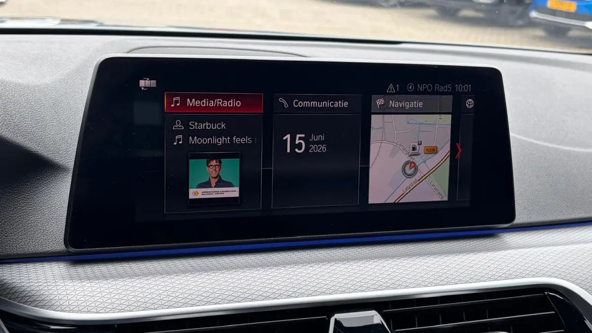 520i 184PK HIGH EXECUTIVE M-SPORT AUTOMAAT / NAVI / LEDER / LASER-LED / CLIMA / PDC / 19" LMV / KEYLESS / PANO. DAK / WINTERPAKKET /  CRUISECONTROL !!