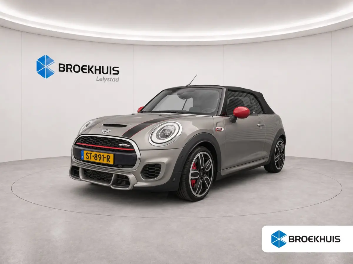 Mini S Cabrio 2.0 231PK JOHN COOPER WORKS AUTOMAAT / NAVI / LEDER / CLIMA / LED / PDC / 17" LMV / CAMERA / KEYLESS / UNIEK / ORG. NL !!