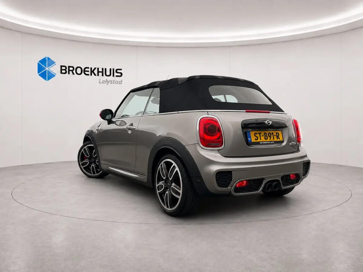 Mini S Cabrio 2.0 231PK JOHN COOPER WORKS AUTOMAAT / NAVI / LEDER / CLIMA / LED / PDC / 17" LMV / CAMERA / KEYLESS / UNIEK / ORG. NL !!