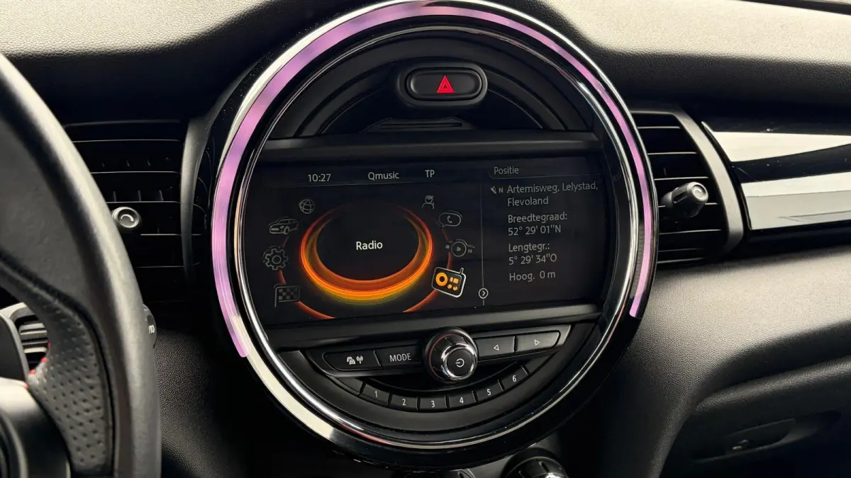 Mini S Cabrio 2.0 231PK JOHN COOPER WORKS AUTOMAAT / NAVI / LEDER / CLIMA / LED / PDC / 17" LMV / CAMERA / KEYLESS / UNIEK / ORG. NL !!