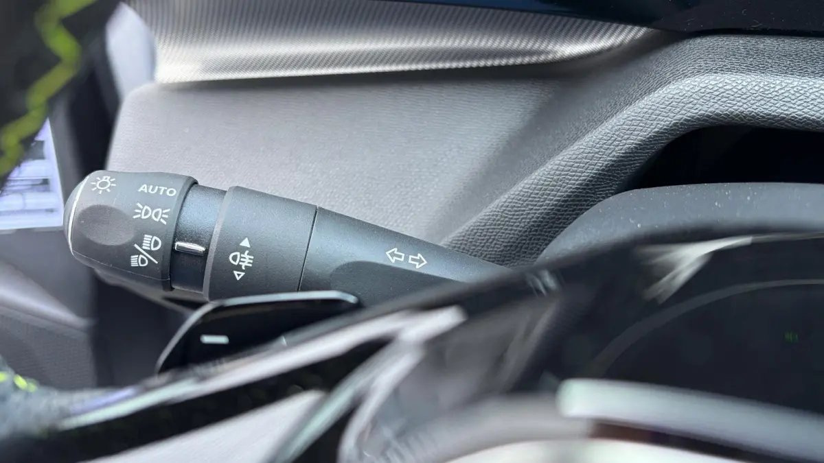 1.6 HYBRID 180PK GT PACK AUTOMAAT / NAVI / LEDER / CLIMA / PDC / 18" LMV / CAMERA / KEYLESS / FULL-LED / WINTERPAKKET / PANO. DAK / BLUETOOTH / ADAPT. CRUISECONTROL / 1E EIGENAAR / FULL OPTI