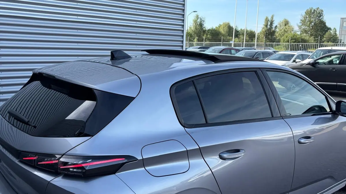 1.6 HYBRID 180PK GT PACK AUTOMAAT / NAVI / LEDER / CLIMA / PDC / 18" LMV / CAMERA / KEYLESS / FULL-LED / WINTERPAKKET / PANO. DAK / BLUETOOTH / ADAPT. CRUISECONTROL / 1E EIGENAAR / FULL OPTI