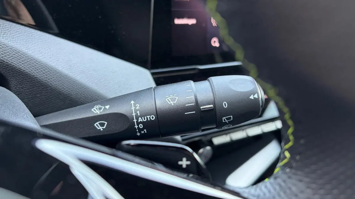 1.6 HYBRID 180PK GT PACK AUTOMAAT / NAVI / LEDER / CLIMA / PDC / 18" LMV / CAMERA / KEYLESS / FULL-LED / WINTERPAKKET / PANO. DAK / BLUETOOTH / ADAPT. CRUISECONTROL / 1E EIGENAAR / FULL OPTI