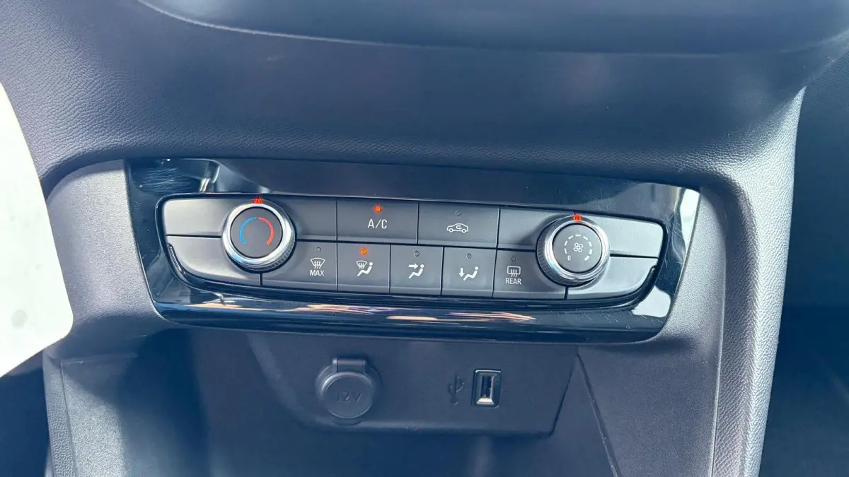 1.2 TURBO 100PK 5-DRS ELEGANCE GS-LINE AUTOMAAT / NAVI / AIRCO / CLIMA / LED / PDC / 17" LMV / UNIEK / BLUETOOTH / 1E EIGENAAR !!