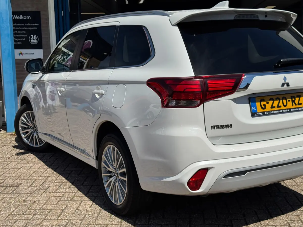 2.4 PHEV Pure+ 2019 AUT NAVI LM NAP!