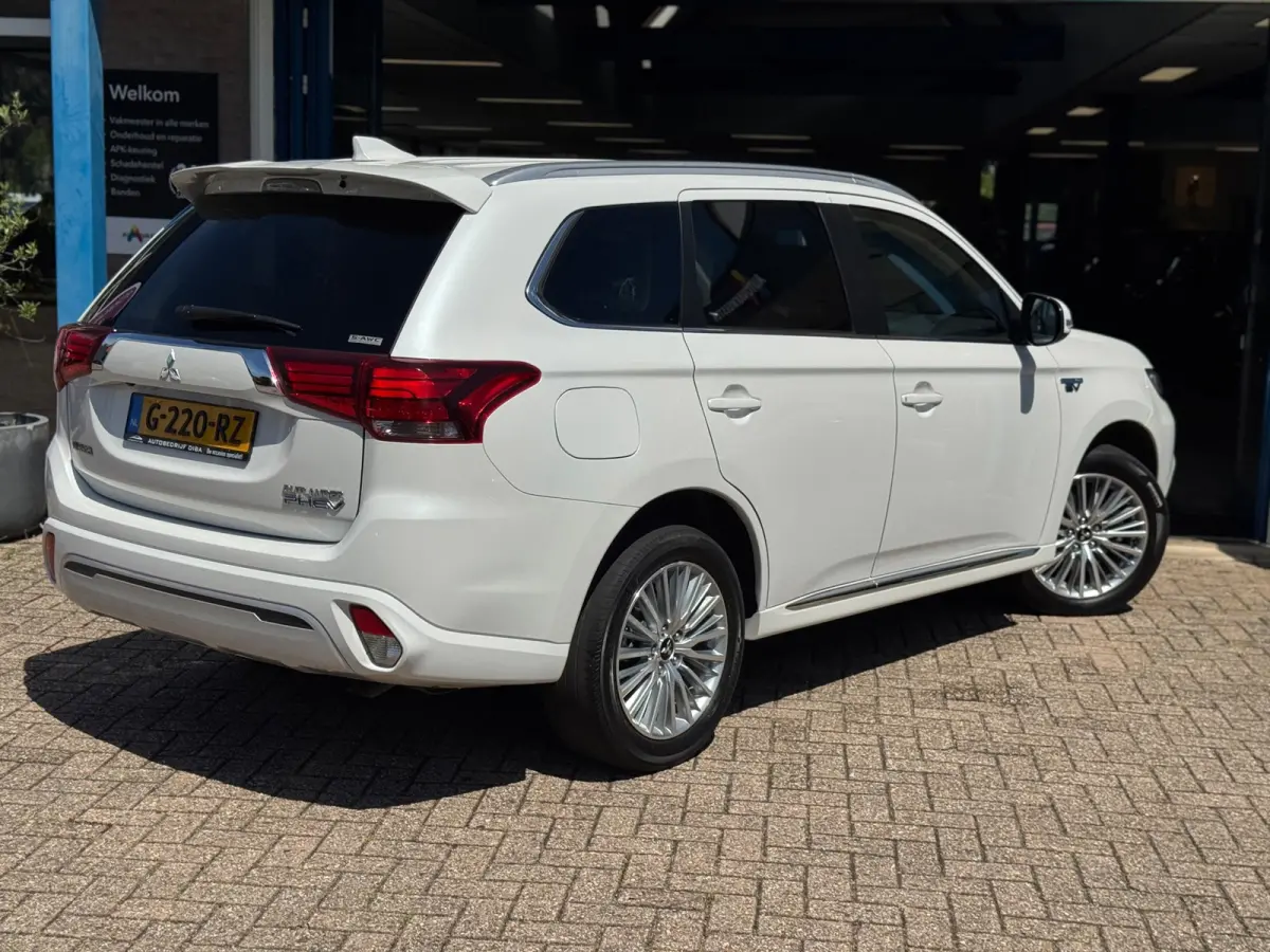 2.4 PHEV Pure+ 2019 AUT NAVI LM NAP!