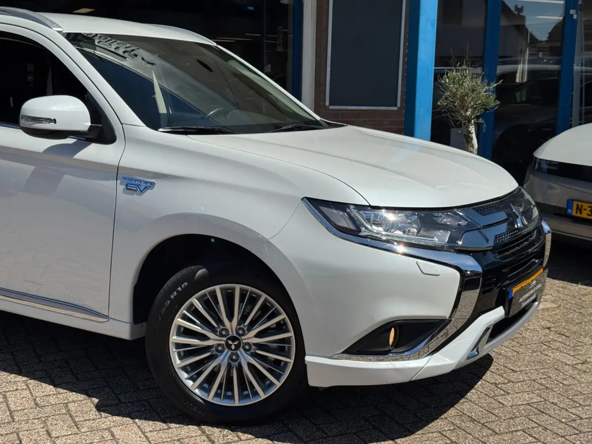 2.4 PHEV Pure+ 2019 AUT NAVI LM NAP!