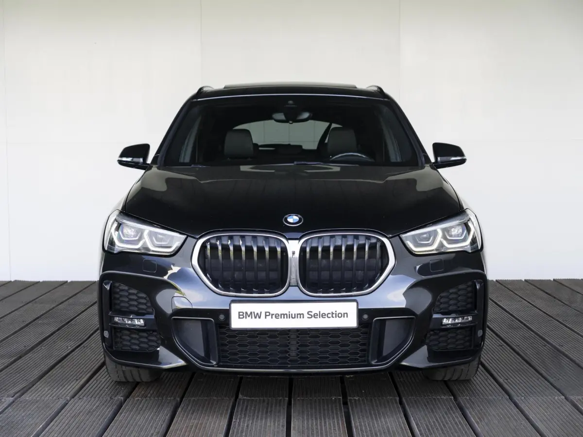sDrive18i | M Sportpakket | Achteruitrijcamera | Panoramadak | Cruise Control | 18''