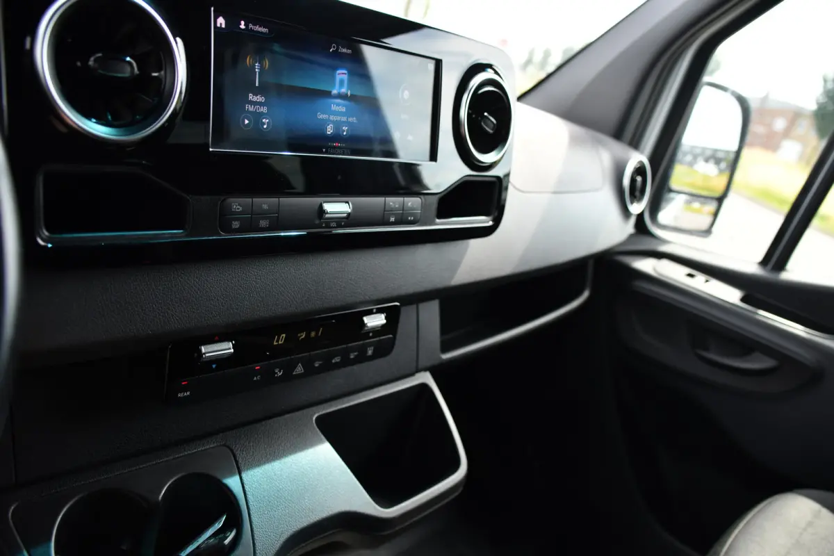 316 2.2 CDI L2H2 DC PB Edition Adaptieve Cruise, Camera, Carplay, LED, 164pk, Stoelverwarming, Trekhaak, Automaat, 10,5'' Mbux, Standkachel, Uniek!