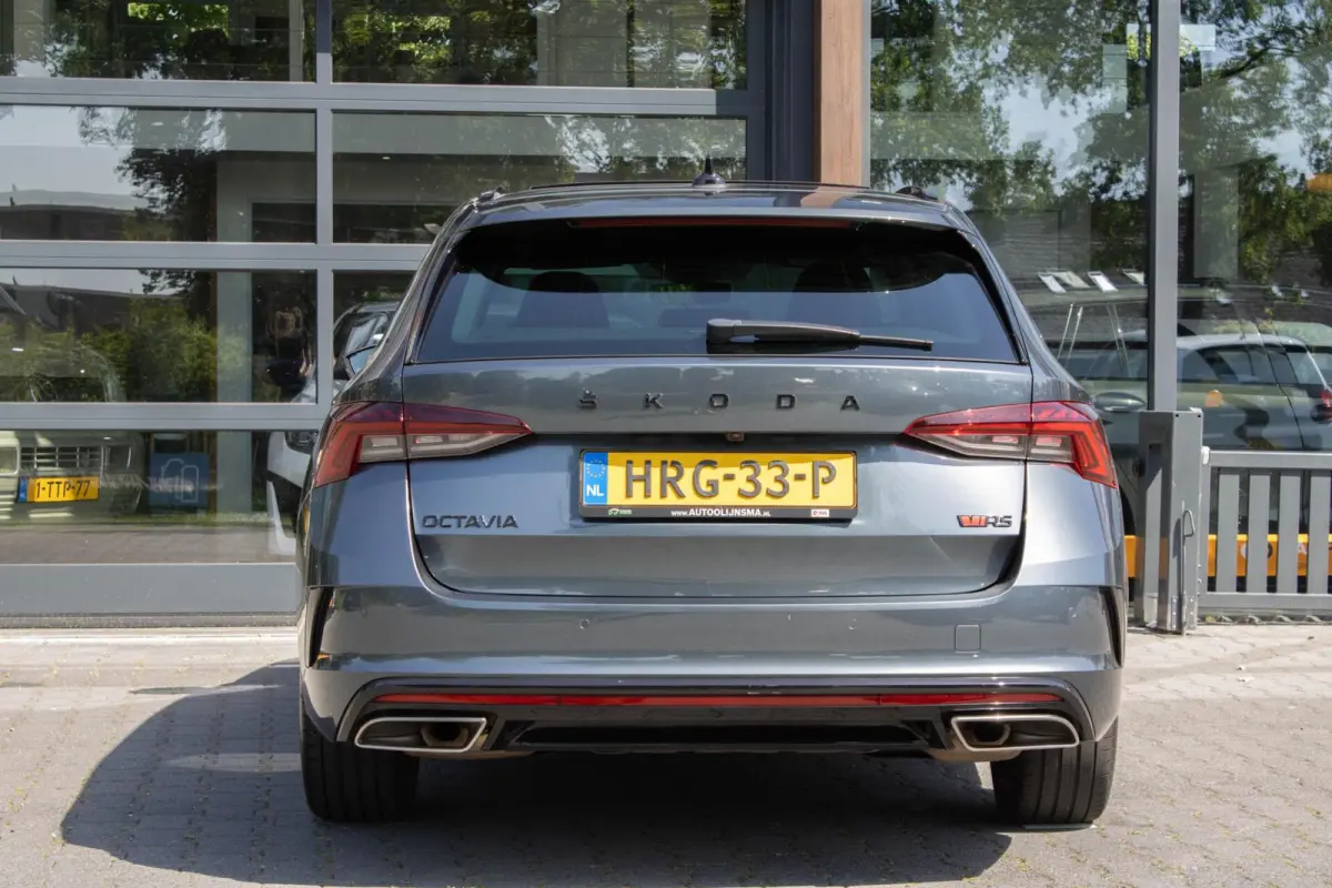 2.0 TSI RS 245 Business|Stoelverwarming Voor+Achter|HeadUp|Trekhaak|Pano|